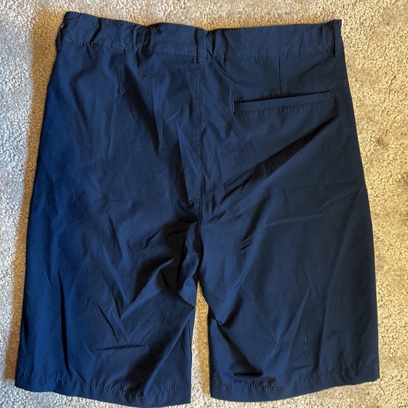 Old Navy Boys Golf Shorts - Picture 2 of 2